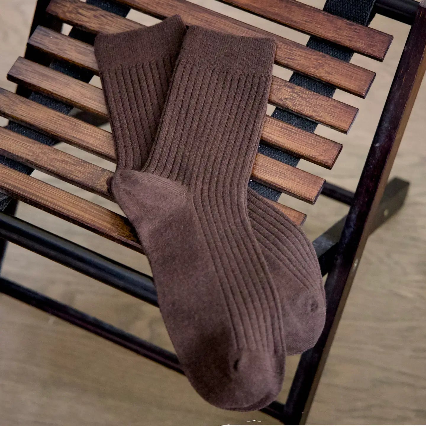Mens Superfine Wool Ribbed Socks | Brown